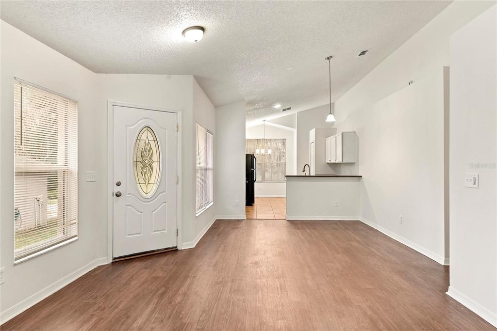 В аренду: $2,000 (3 спален, 2 ванн, 1344 Квадратных фут)