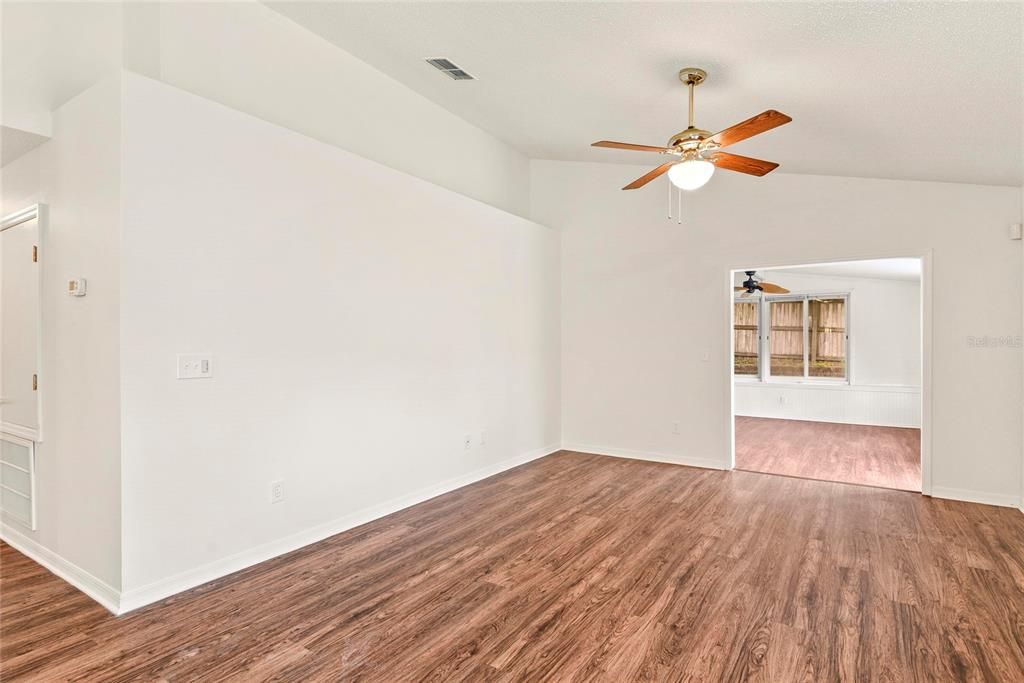 В аренду: $2,000 (3 спален, 2 ванн, 1344 Квадратных фут)