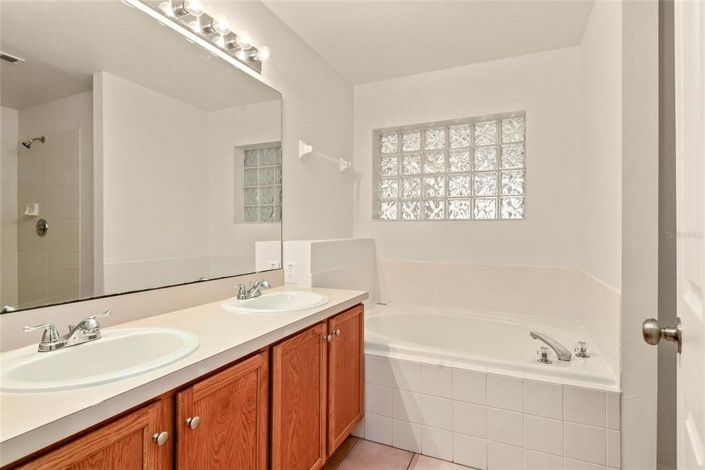 В аренду: $2,000 (3 спален, 2 ванн, 1344 Квадратных фут)