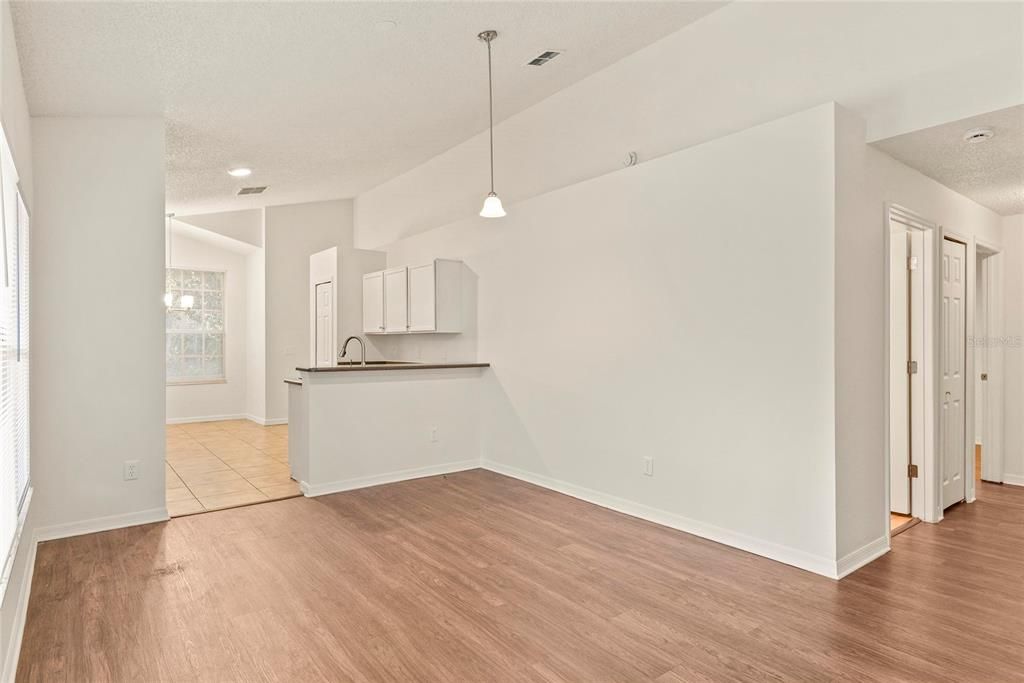 В аренду: $2,000 (3 спален, 2 ванн, 1344 Квадратных фут)