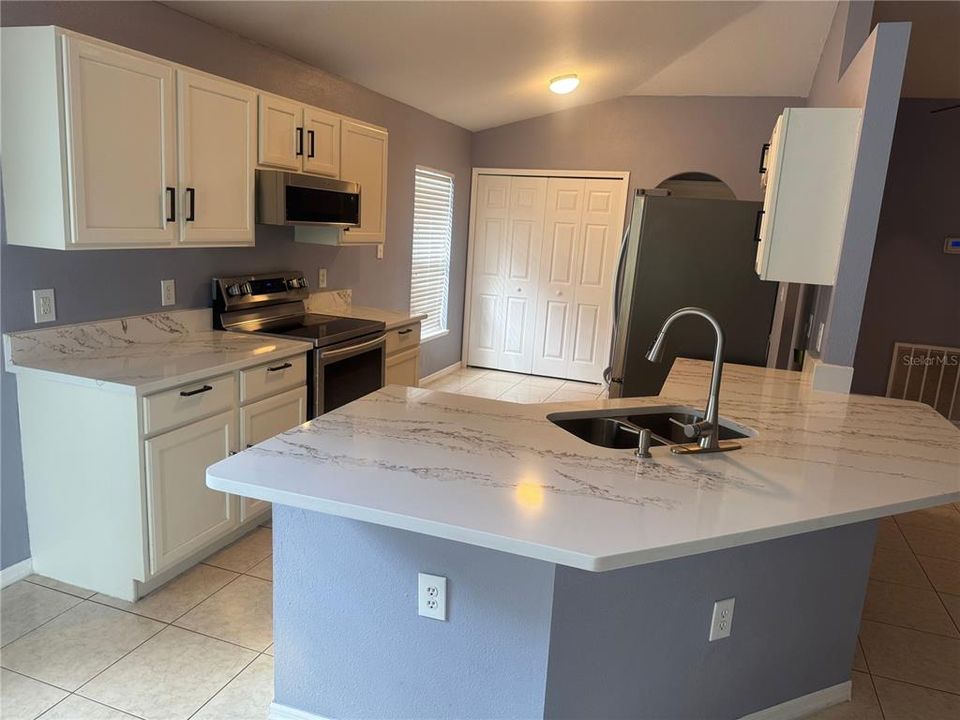 В аренду: $2,195 (3 спален, 2 ванн, 1461 Квадратных фут)