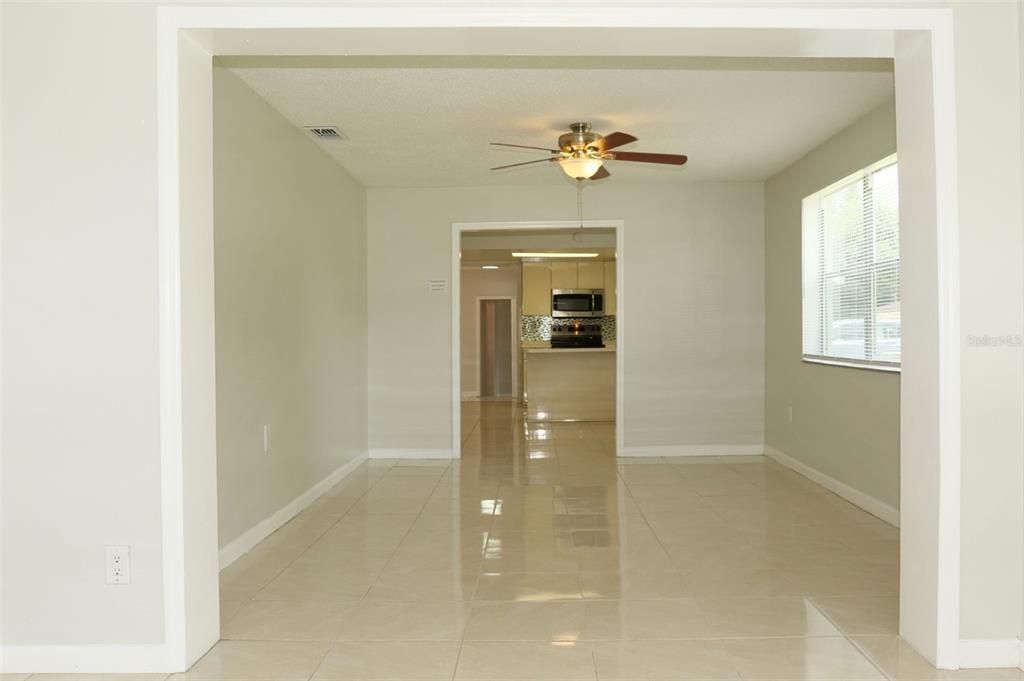 出租: $1,650 (4 贝兹, 2 浴室, 1675 平方英尺)