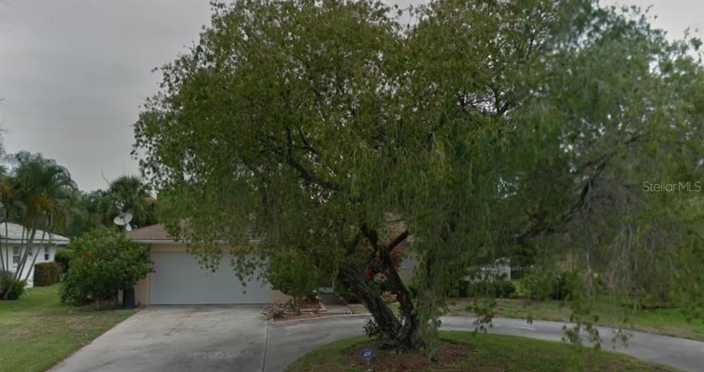 Recently Sold: $300,000 (3 beds, 2 baths, 1914 Square Feet)