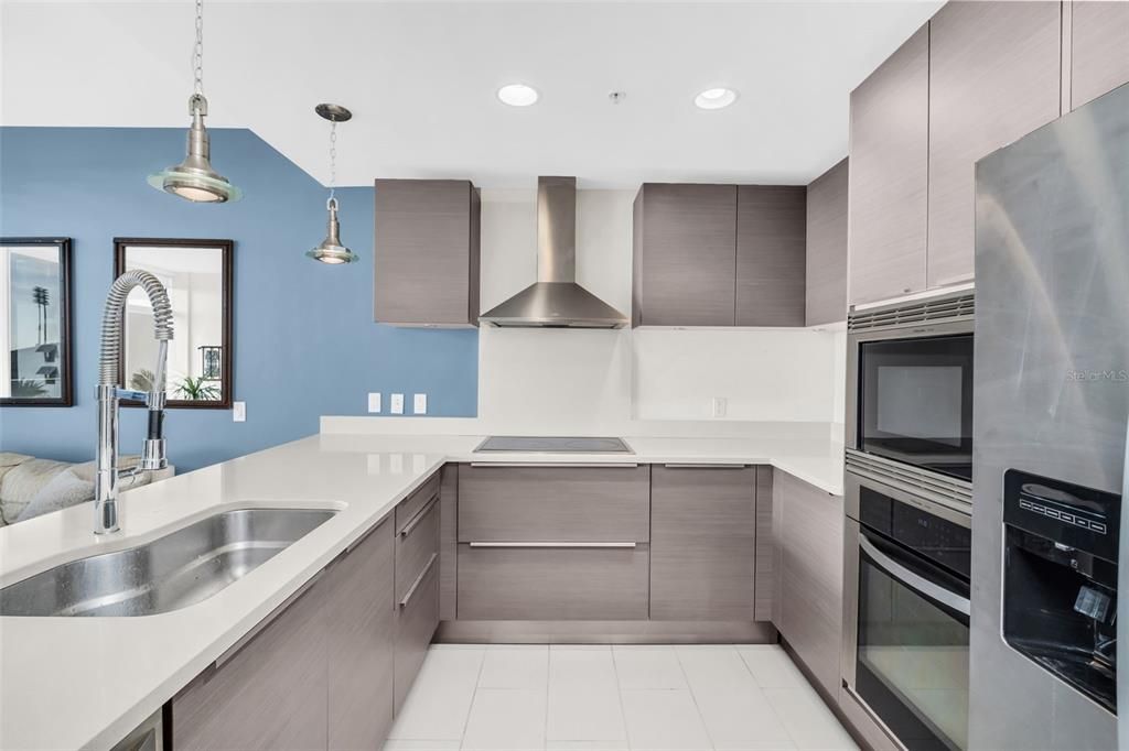 待售: $750,000 (1 贝兹, 1 浴室, 1007 平方英尺)