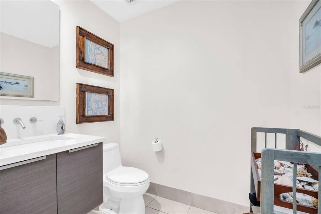 待售: $750,000 (1 贝兹, 1 浴室, 1007 平方英尺)