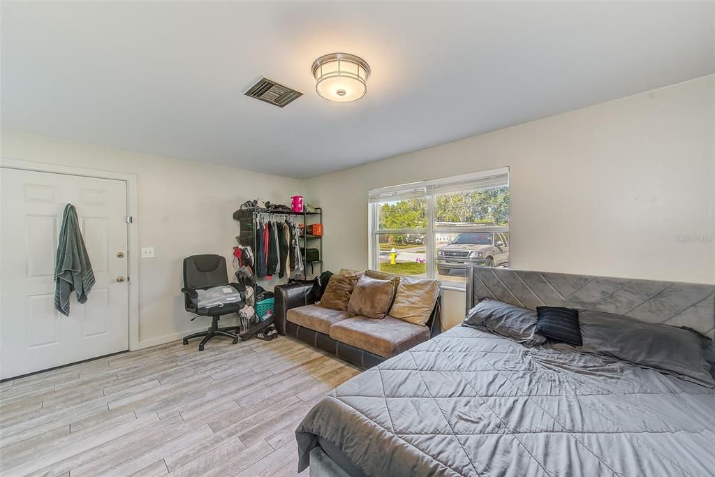 For Sale: $419,000 (4 beds, 2 baths, 1504 Square Feet)