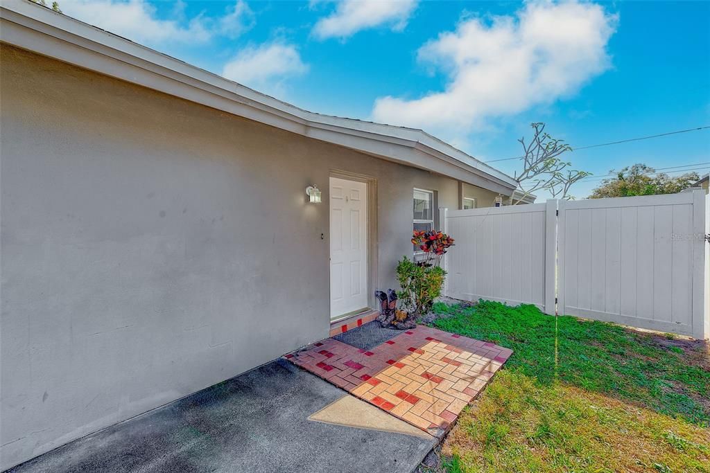 For Sale: $419,000 (4 beds, 2 baths, 1504 Square Feet)