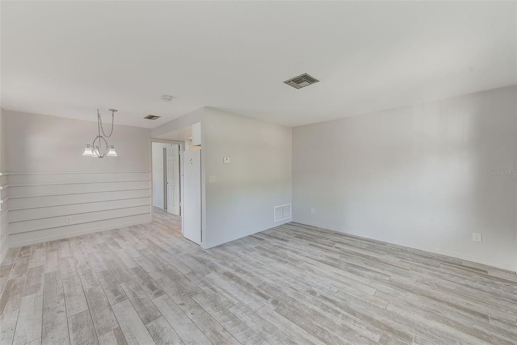 For Sale: $419,000 (4 beds, 2 baths, 1504 Square Feet)