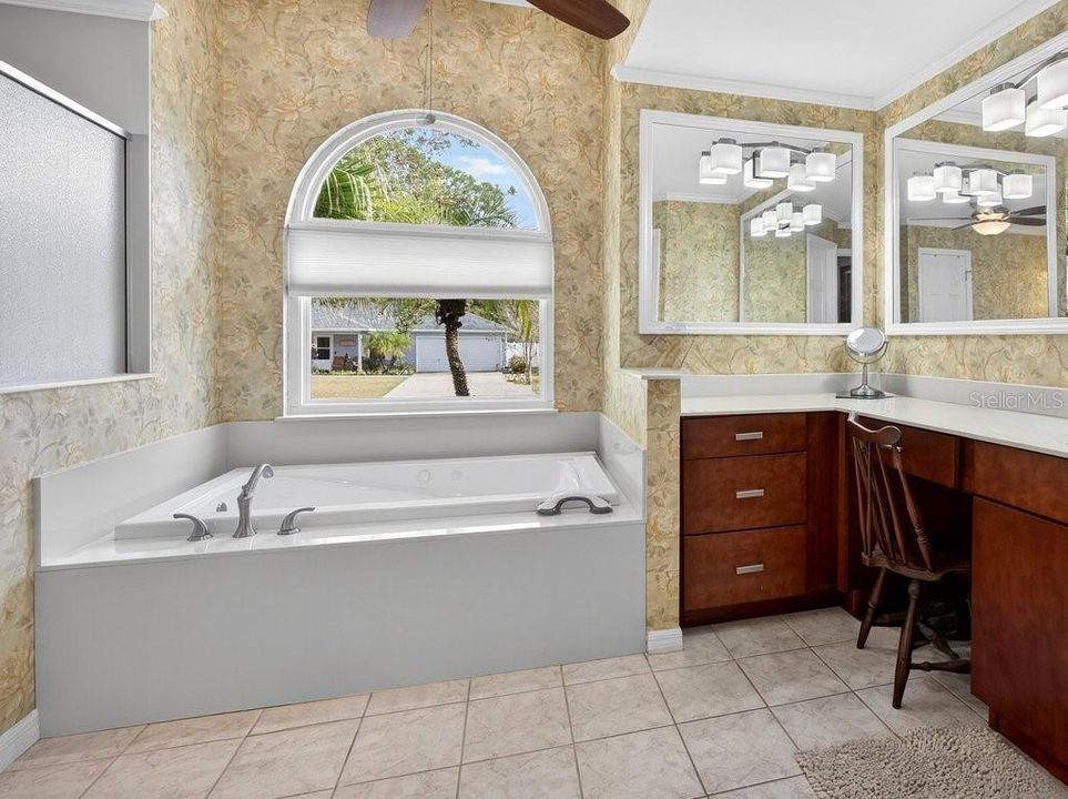 For Sale: $539,000 (3 beds, 2 baths, 2562 Square Feet)