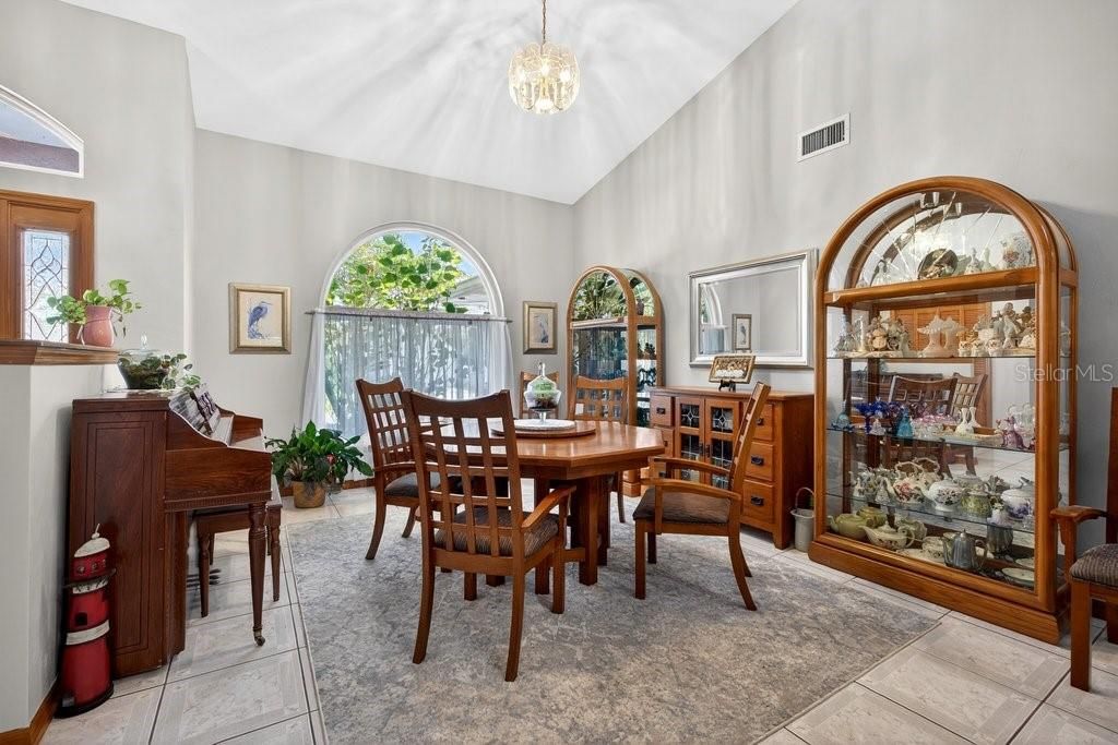 For Sale: $539,000 (3 beds, 2 baths, 2562 Square Feet)