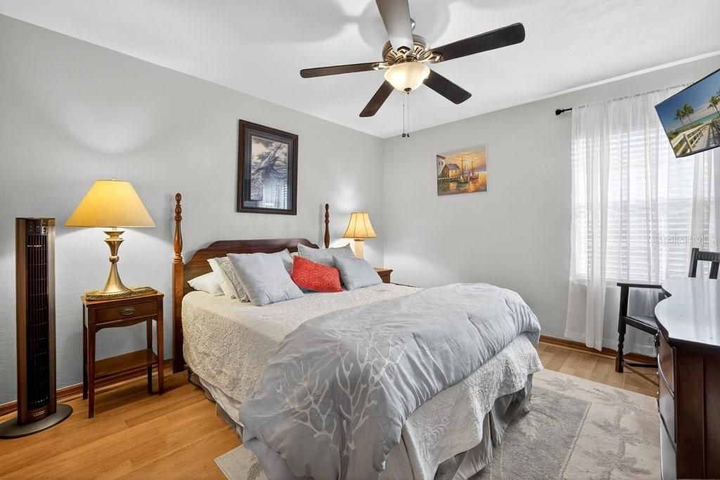 For Sale: $539,000 (3 beds, 2 baths, 2562 Square Feet)