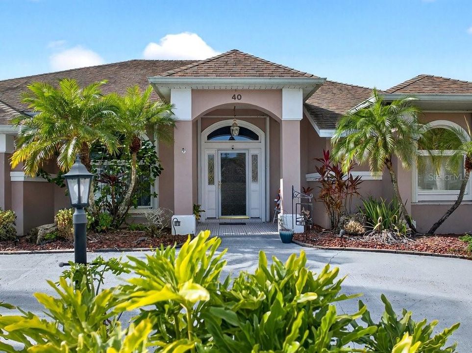 For Sale: $539,000 (3 beds, 2 baths, 2562 Square Feet)