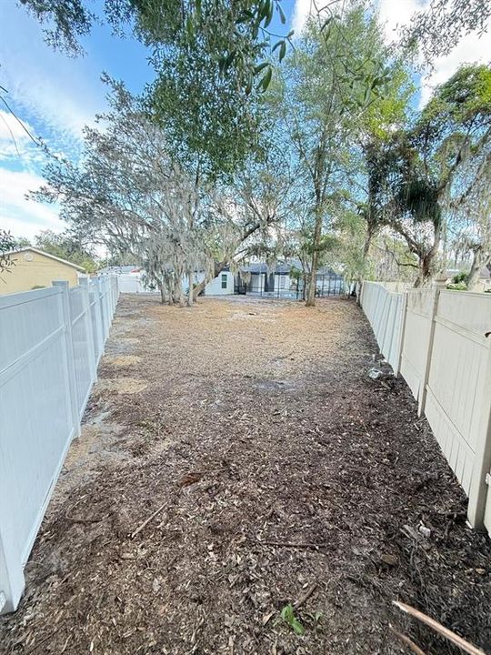 待售: $460,000 (4 贝兹, 2 浴室, 2068 平方英尺)