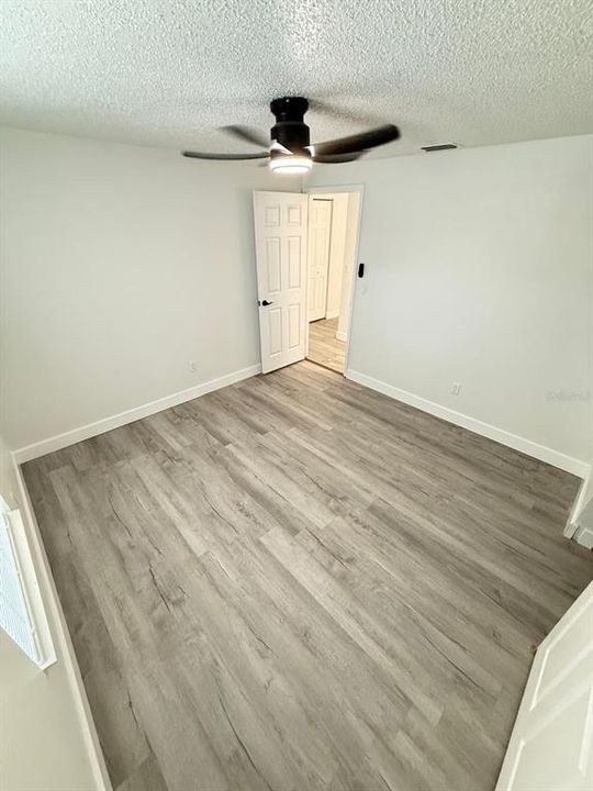 待售: $460,000 (4 贝兹, 2 浴室, 2068 平方英尺)