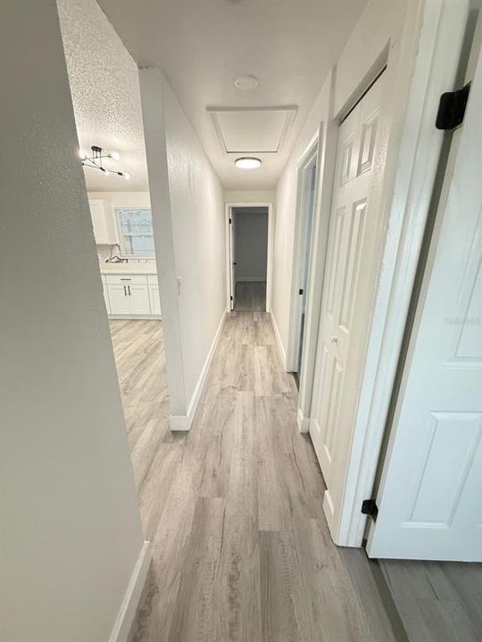 待售: $460,000 (4 贝兹, 2 浴室, 2068 平方英尺)