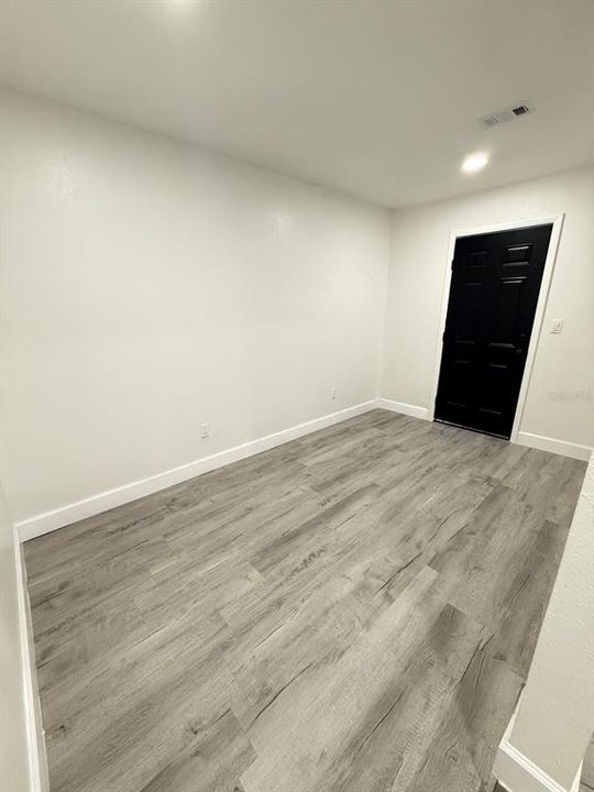 待售: $460,000 (4 贝兹, 2 浴室, 2068 平方英尺)