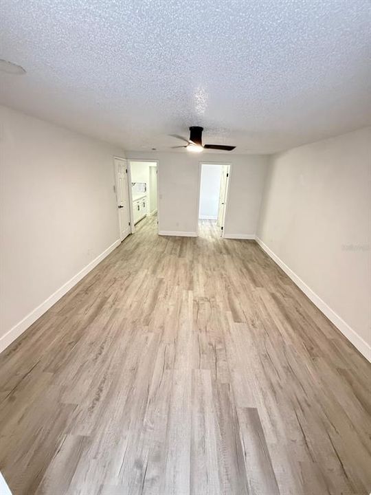 待售: $460,000 (4 贝兹, 2 浴室, 2068 平方英尺)