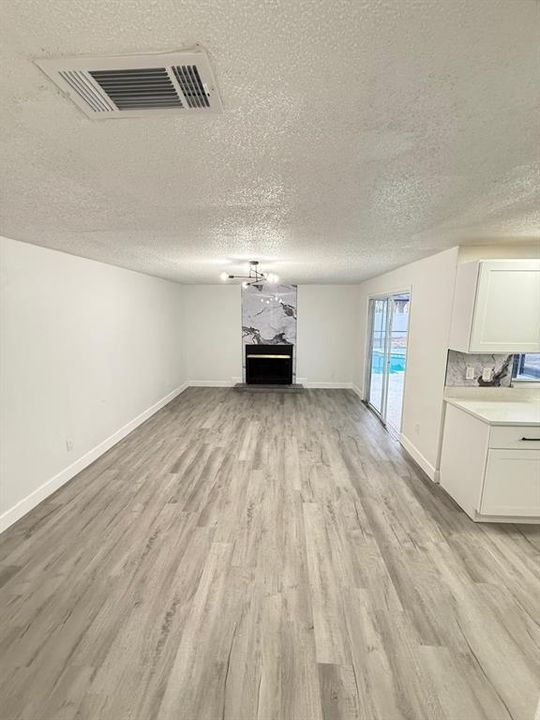 待售: $460,000 (4 贝兹, 2 浴室, 2068 平方英尺)