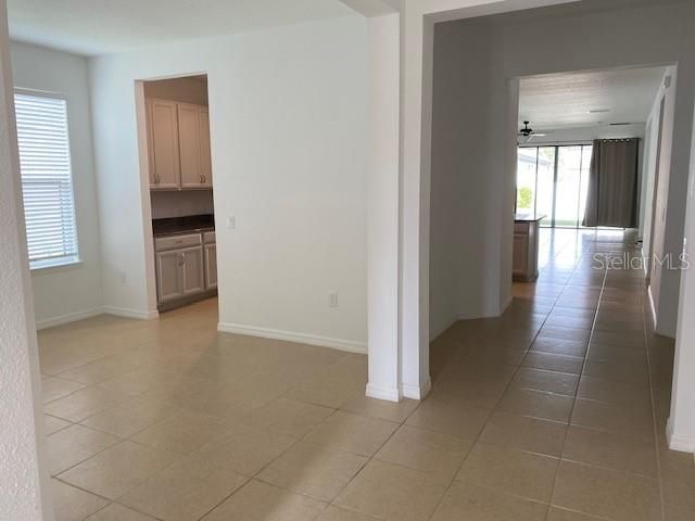 В аренду: $2,600 (4 спален, 3 ванн, 2399 Квадратных фут)