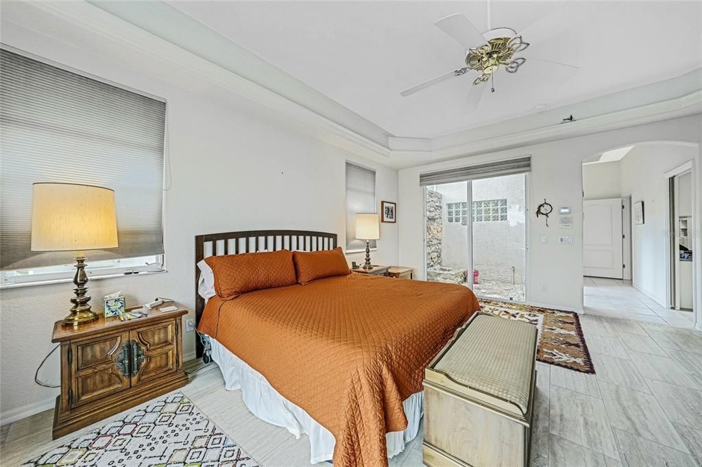 For Sale: $900,000 (3 beds, 2 baths, 3008 Square Feet)