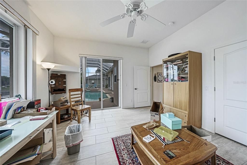 For Sale: $900,000 (3 beds, 2 baths, 3008 Square Feet)