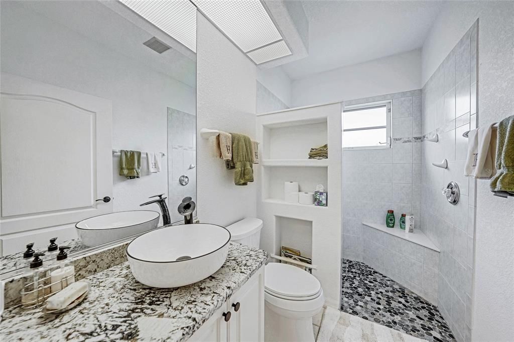 For Sale: $900,000 (3 beds, 2 baths, 3008 Square Feet)