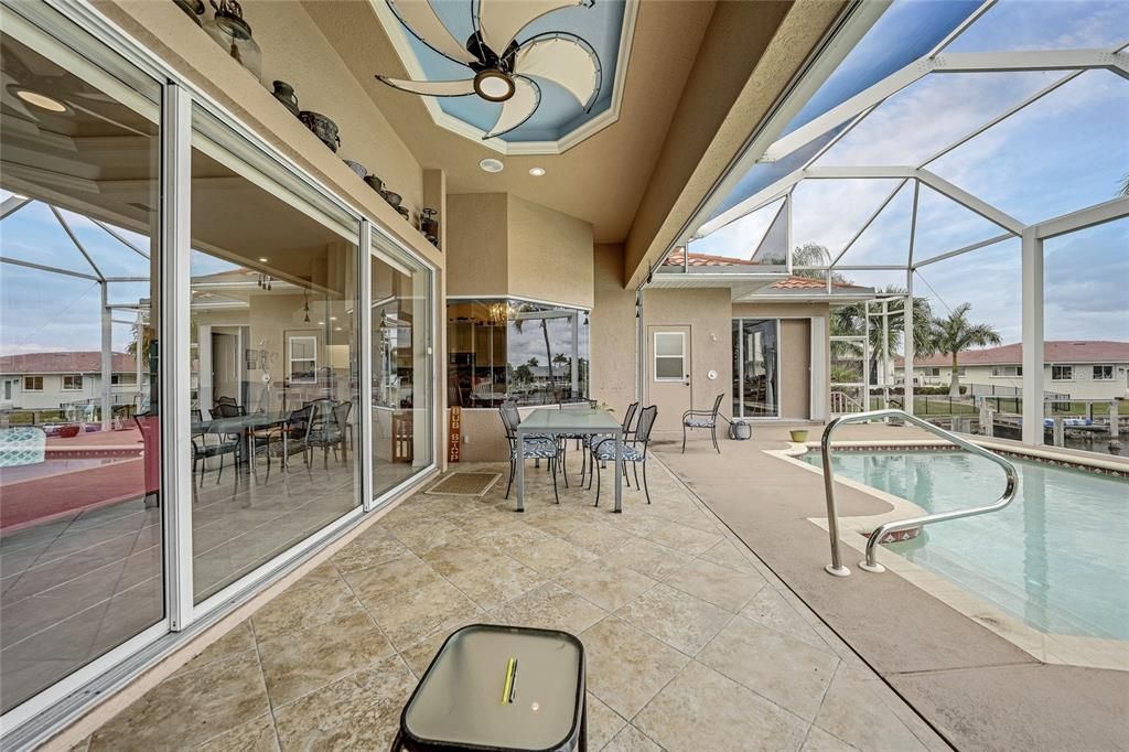 For Sale: $900,000 (3 beds, 2 baths, 3008 Square Feet)