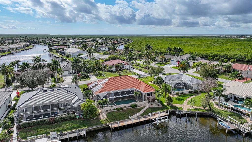 For Sale: $900,000 (3 beds, 2 baths, 3008 Square Feet)