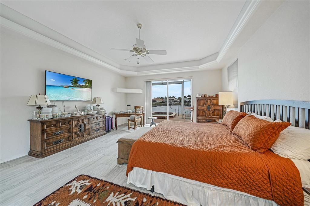 For Sale: $900,000 (3 beds, 2 baths, 3008 Square Feet)