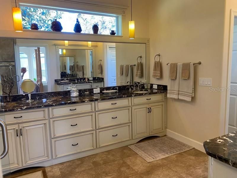 Recently Sold: $1,625,000 (3 beds, 3 baths, 3363 Square Feet)