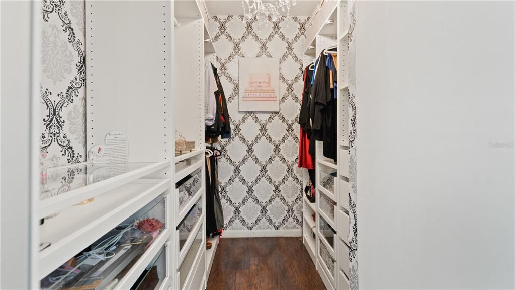 For Sale: $239,900 (2 beds, 2 baths, 1069 Square Feet)