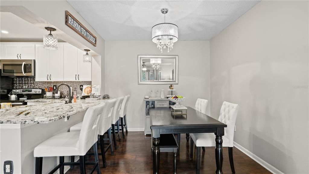 For Sale: $239,900 (2 beds, 2 baths, 1069 Square Feet)