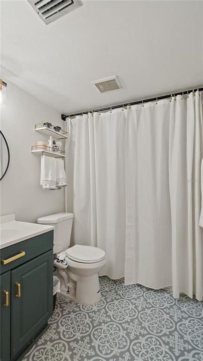 For Sale: $239,900 (2 beds, 2 baths, 1069 Square Feet)