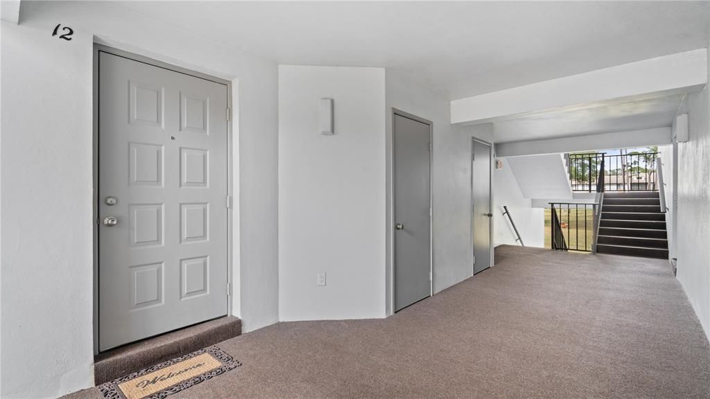 For Sale: $239,900 (2 beds, 2 baths, 1069 Square Feet)