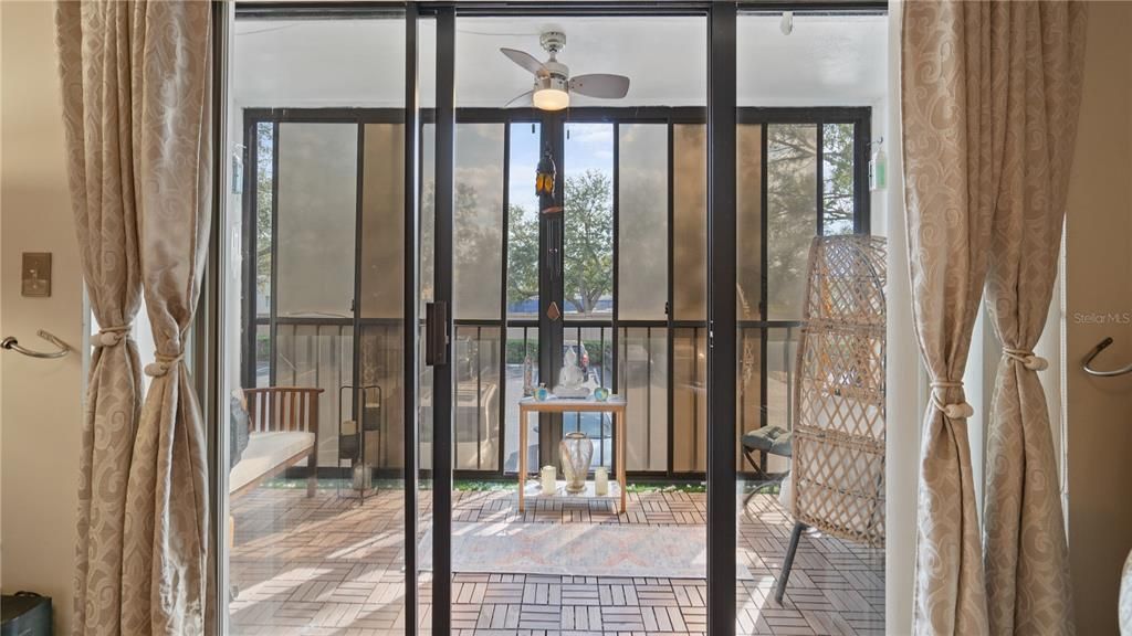 For Sale: $239,900 (2 beds, 2 baths, 1069 Square Feet)