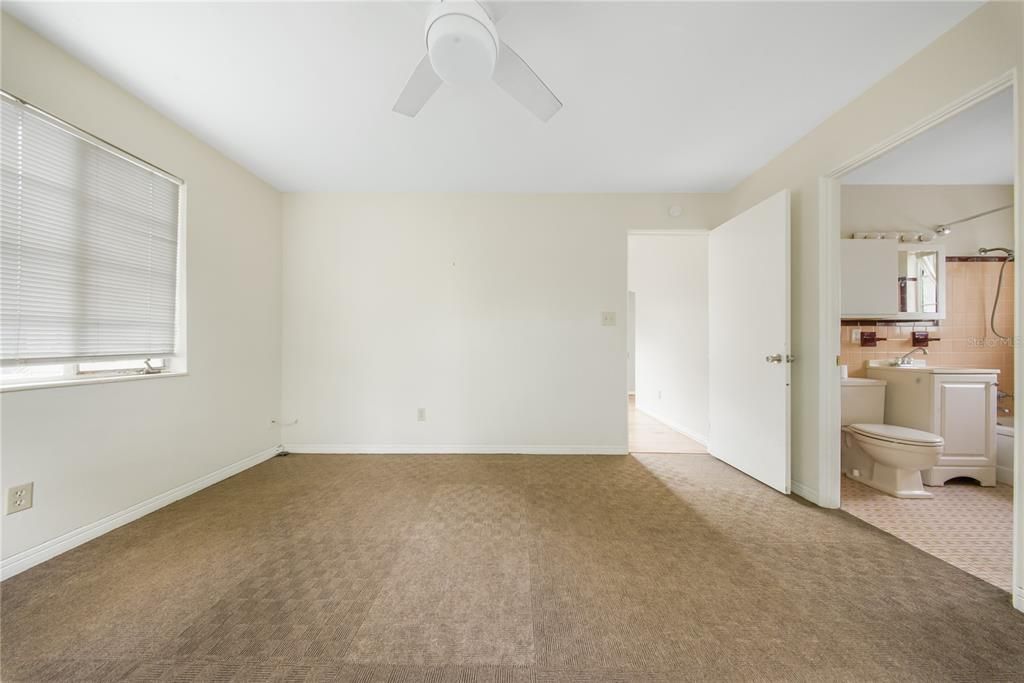 En Venta: $369,000 (4 camas, 3 baños, 1324 Pies cuadrados)