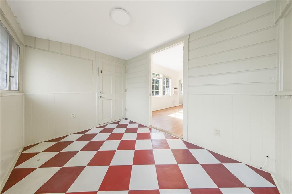 En Venta: $369,000 (4 camas, 3 baños, 1324 Pies cuadrados)