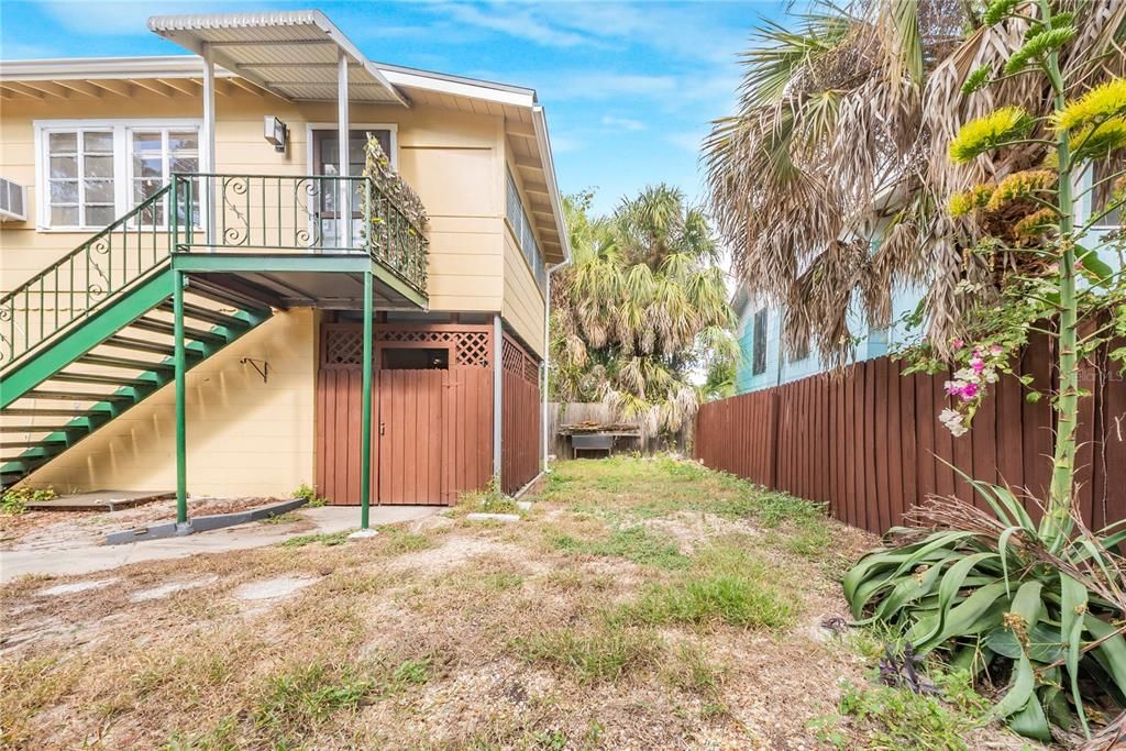 En Venta: $369,000 (4 camas, 3 baños, 1324 Pies cuadrados)