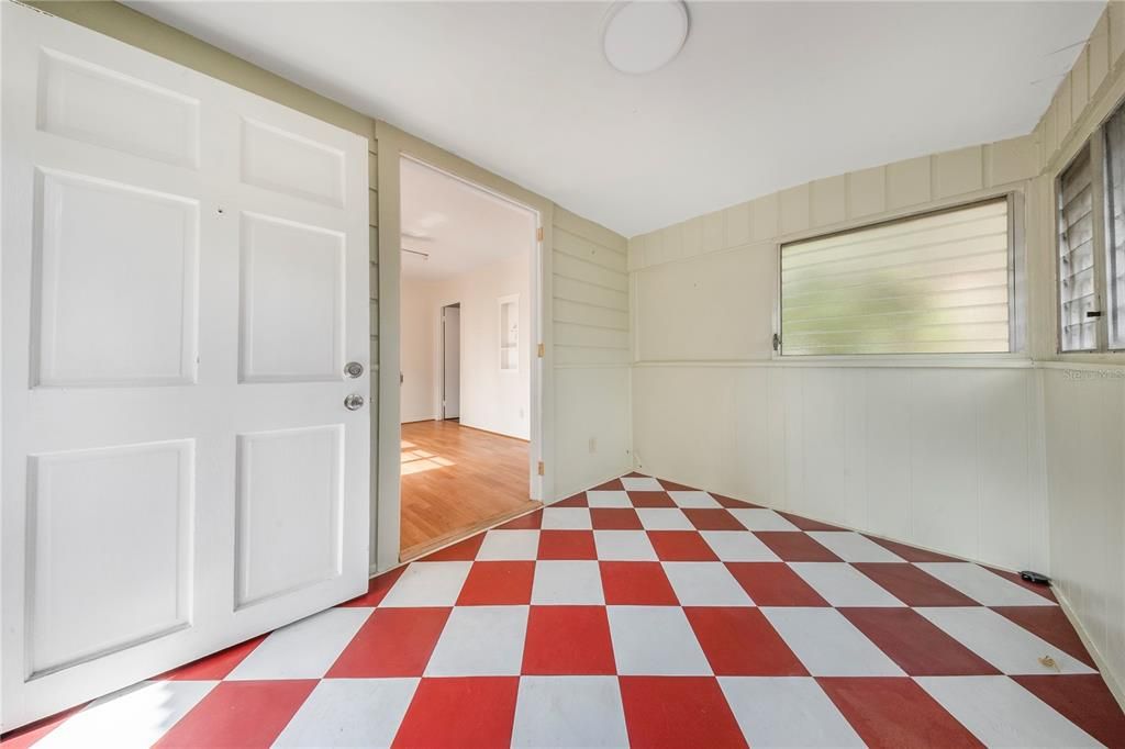 En Venta: $369,000 (4 camas, 3 baños, 1324 Pies cuadrados)