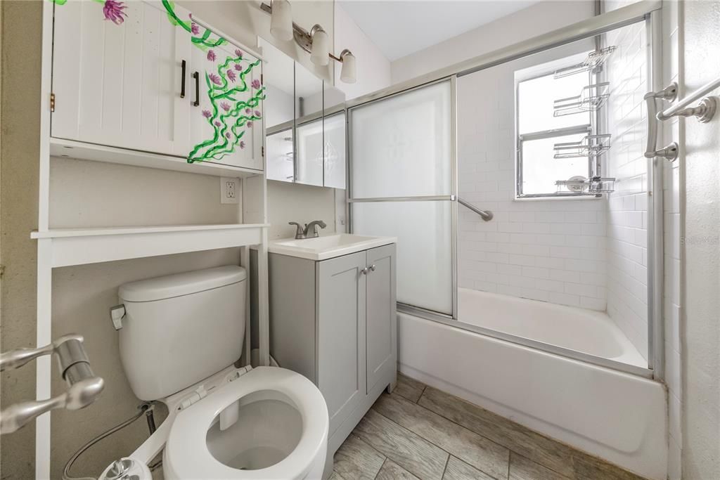 En Venta: $369,000 (4 camas, 3 baños, 1324 Pies cuadrados)