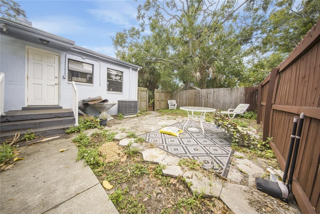 En Venta: $369,000 (4 camas, 3 baños, 1324 Pies cuadrados)