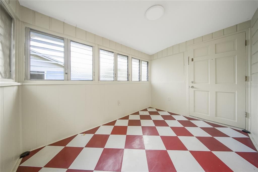 En Venta: $369,000 (4 camas, 3 baños, 1324 Pies cuadrados)