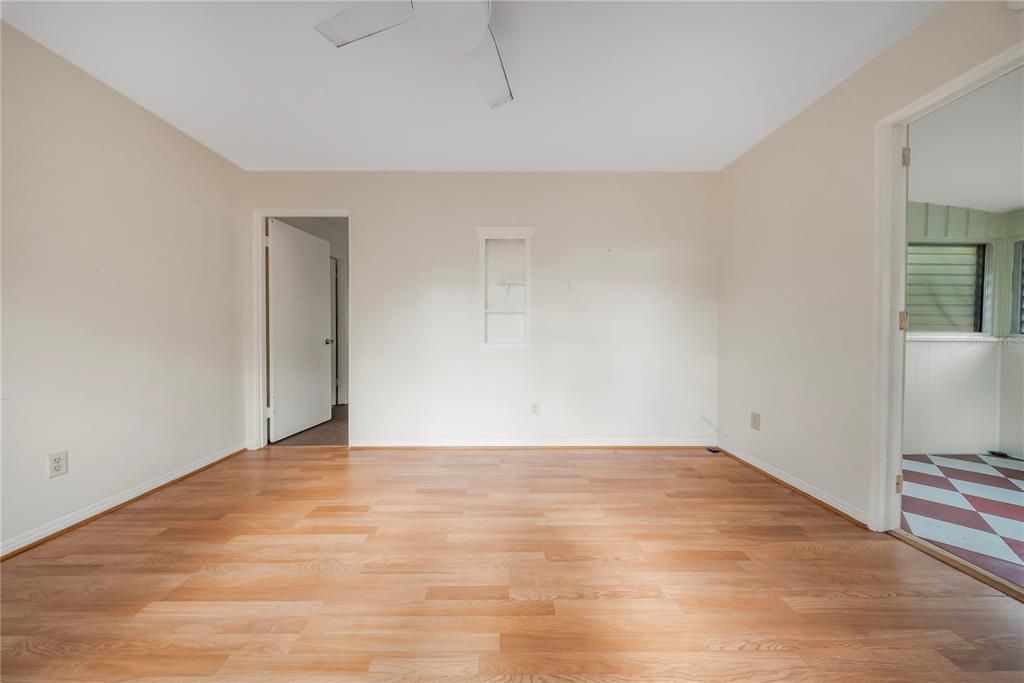 En Venta: $369,000 (4 camas, 3 baños, 1324 Pies cuadrados)