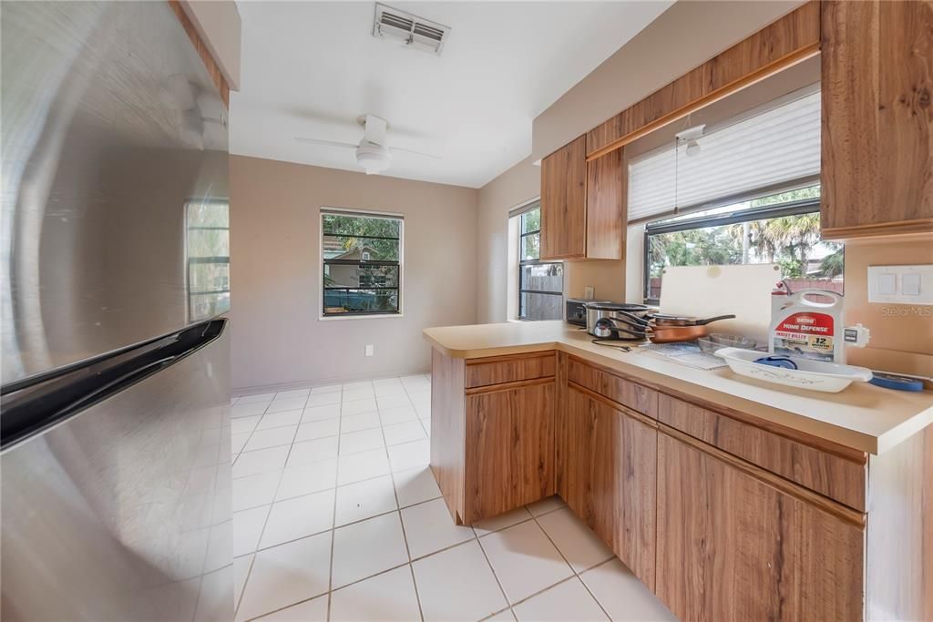 En Venta: $369,000 (4 camas, 3 baños, 1324 Pies cuadrados)