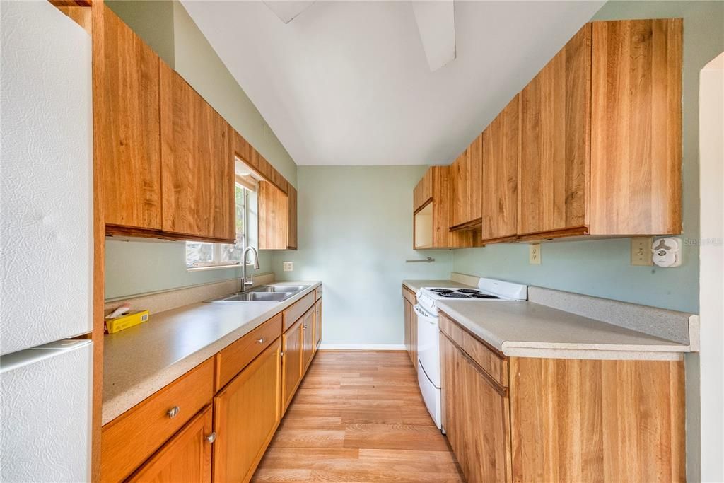 En Venta: $369,000 (4 camas, 3 baños, 1324 Pies cuadrados)