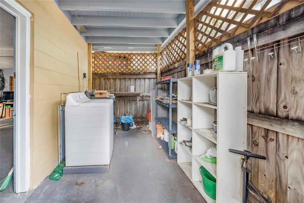 En Venta: $369,000 (4 camas, 3 baños, 1324 Pies cuadrados)