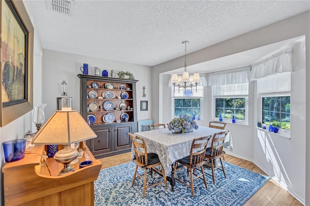 待售: $340,000 (2 贝兹, 2 浴室, 1220 平方英尺)