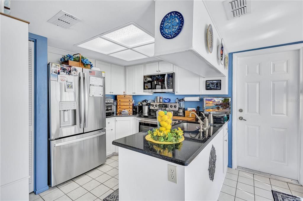 待售: $340,000 (2 贝兹, 2 浴室, 1220 平方英尺)