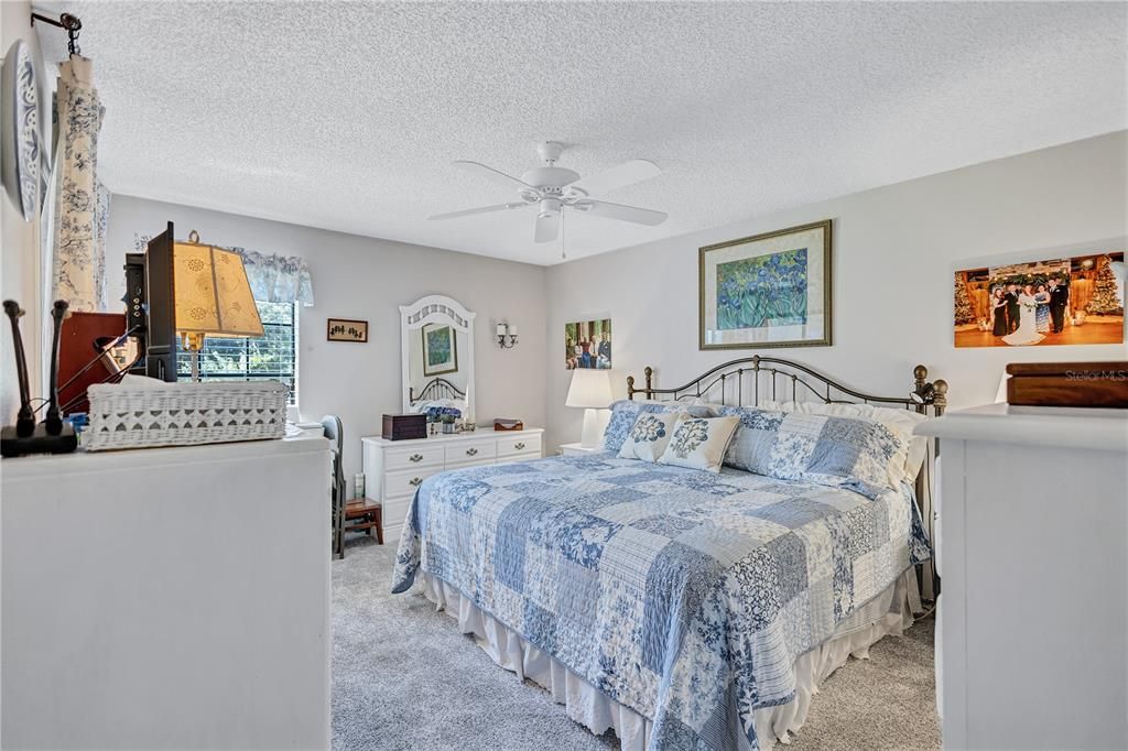 待售: $340,000 (2 贝兹, 2 浴室, 1220 平方英尺)