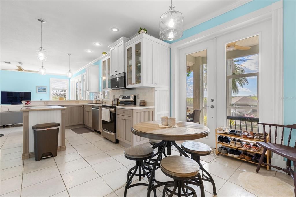 En Venta: $999,900 (3 camas, 3 baños, 2404 Pies cuadrados)